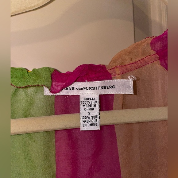 Diane Von Furstenberg silk summer top size small 2 sheer pink green - Picture 5 of 8